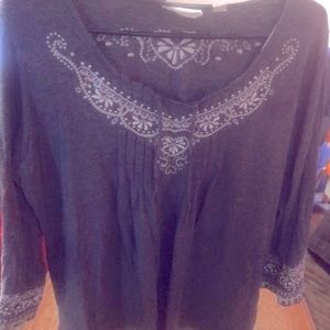 Grey 3/4 Sleeve Women’s Top with heart embroidery pattern on neckline & sleeves